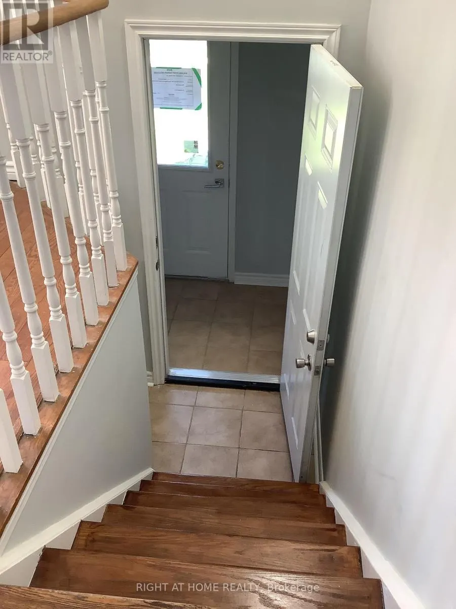 17 DUNSMORE LANE