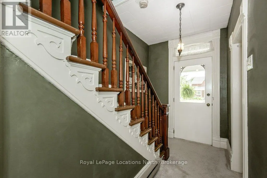 10 WELLINGTON STREET E