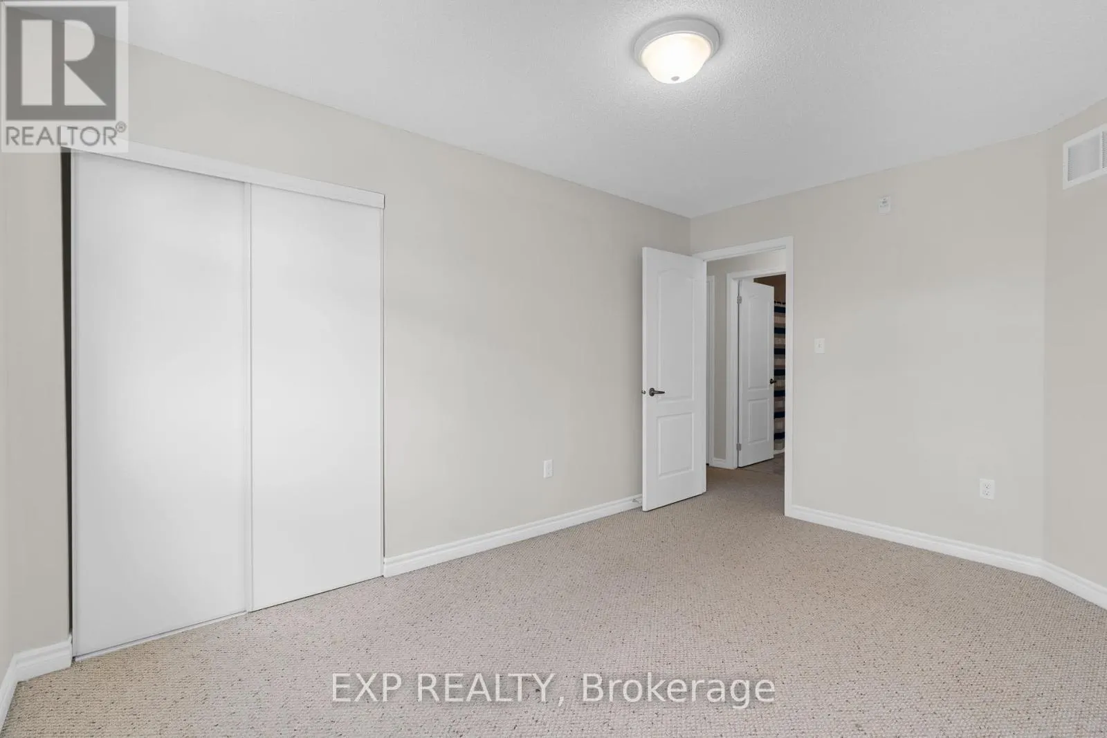 3 - 135 SYDENHAM WELLS