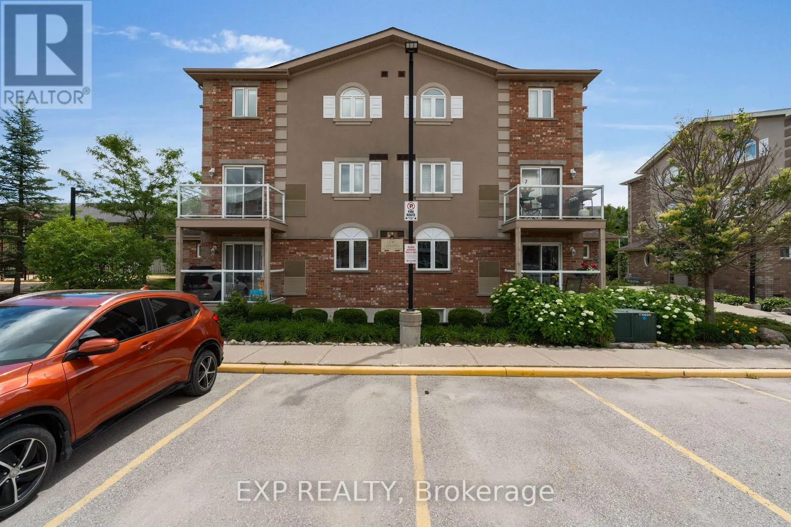 3 - 135 SYDENHAM WELLS