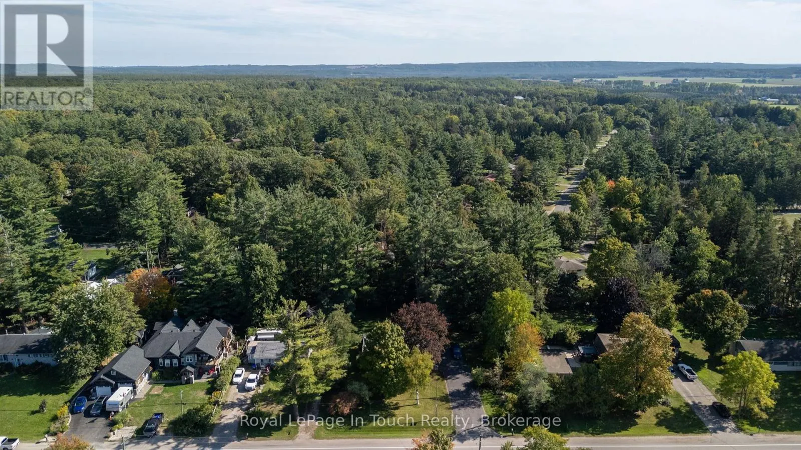 3957 HORSESHOE VALLEY ROAD W