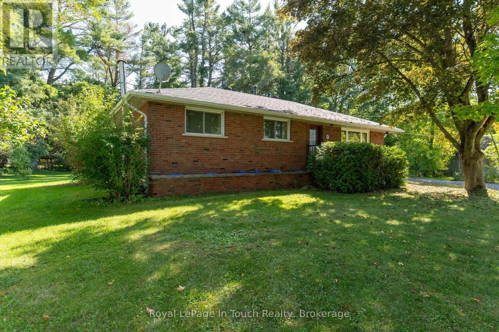3957 HORSESHOE VALLEY ROAD W