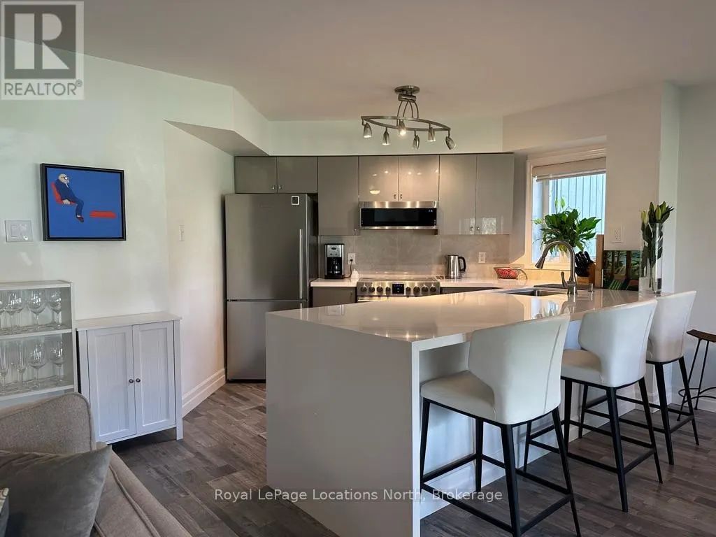14 - 4 RAMBLINGS WAY, #14