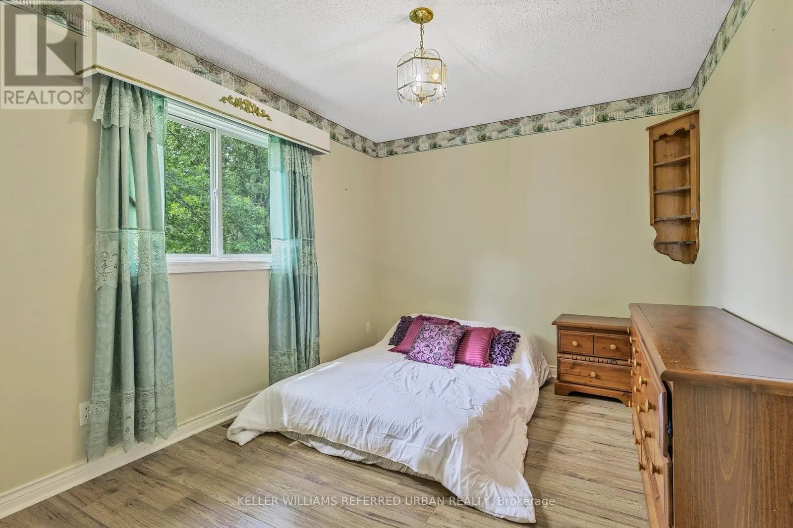31 JOHN DILLINGNO STREET