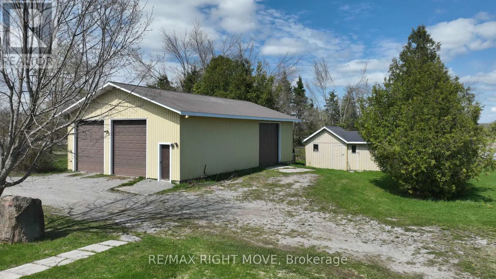 2723 MONCK ROAD