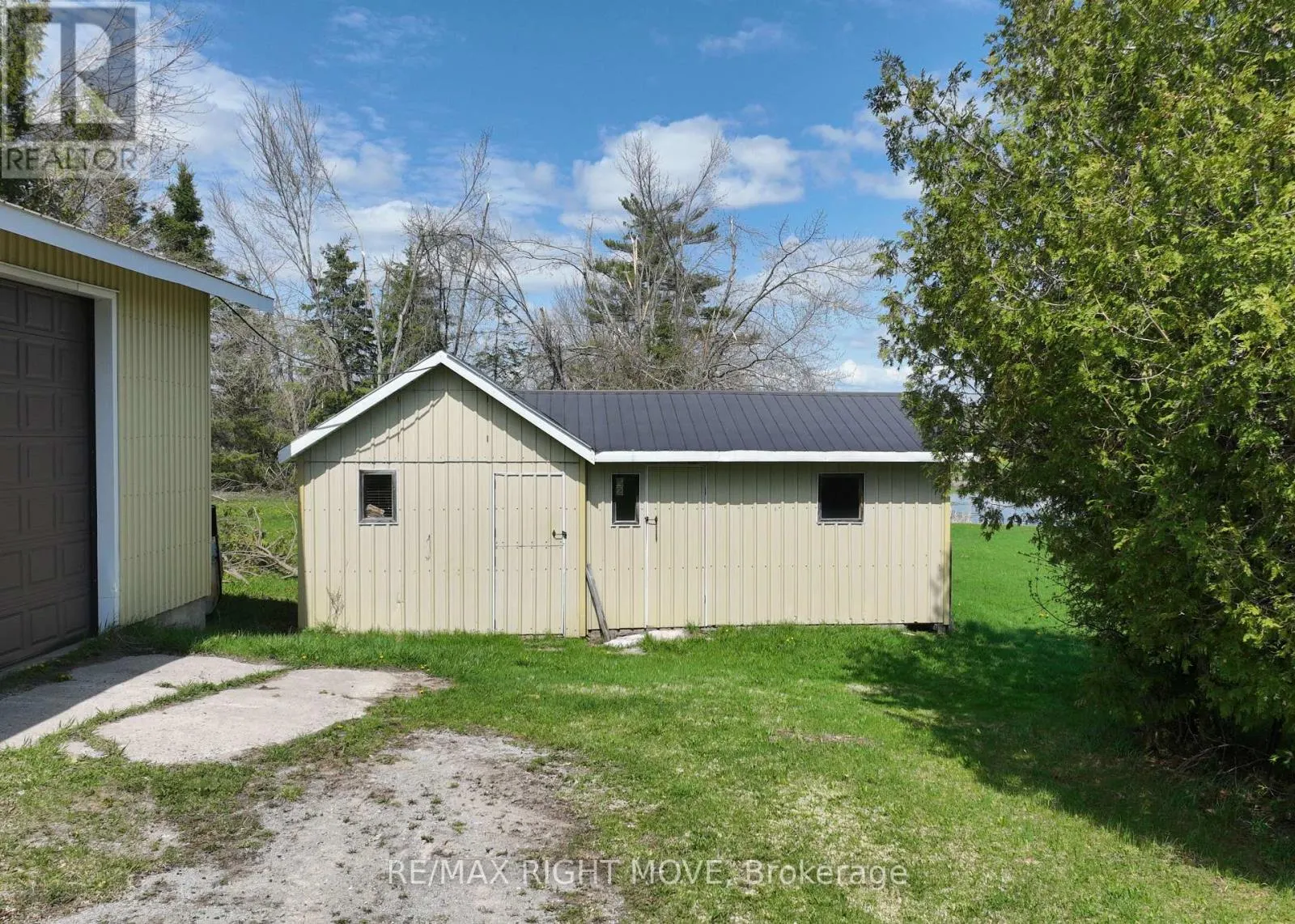2723 MONCK ROAD