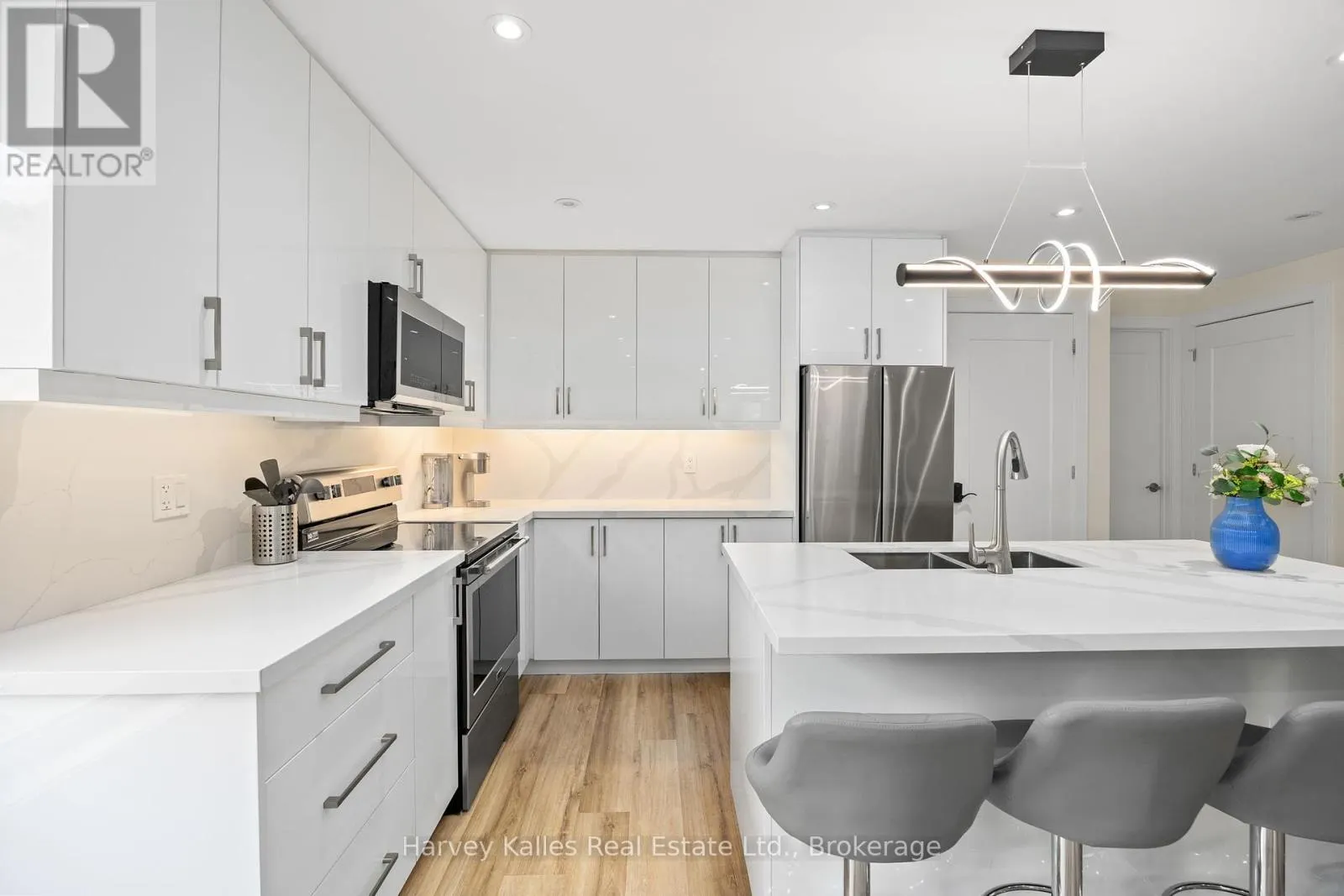 UNIT B - 297 SEVENTH STREET, #Unit B