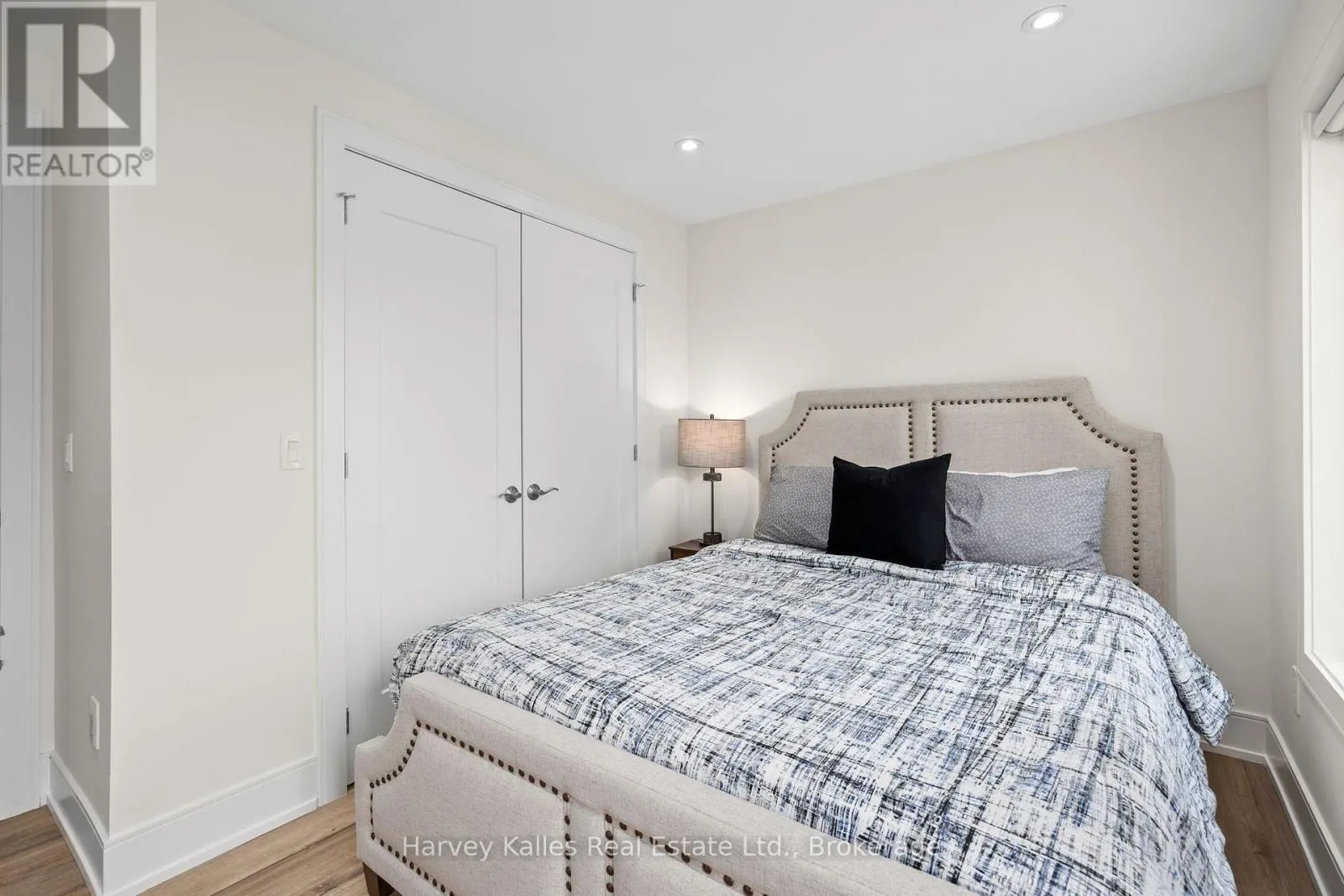 UNIT B - 297 SEVENTH STREET, #Unit B