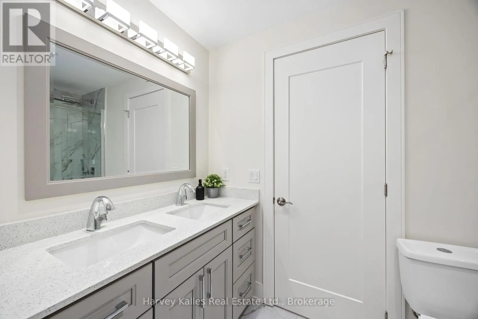 UNIT B - 297 SEVENTH STREET, #Unit B