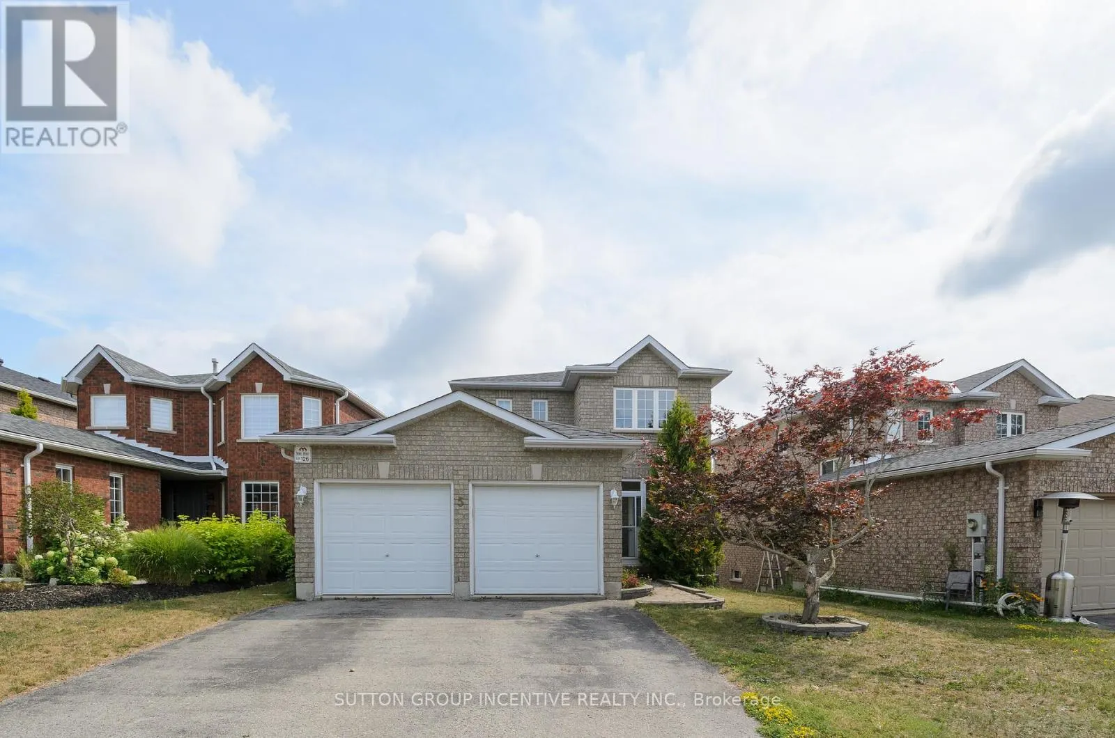 5 BROWN WOOD DRIVE