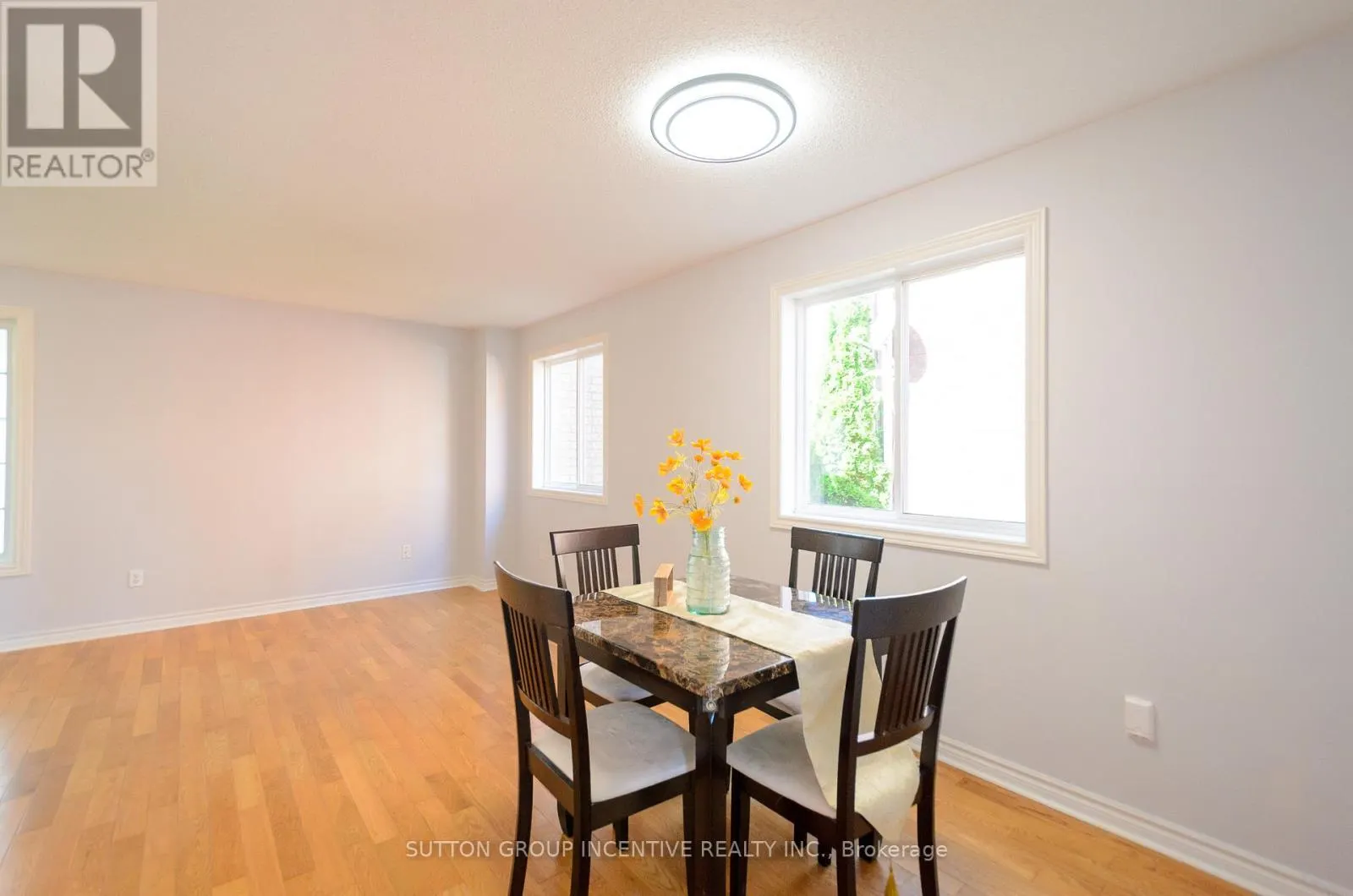 5 BROWN WOOD DRIVE