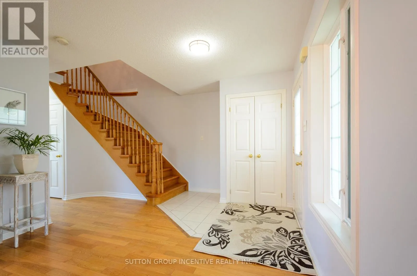 5 BROWN WOOD DRIVE