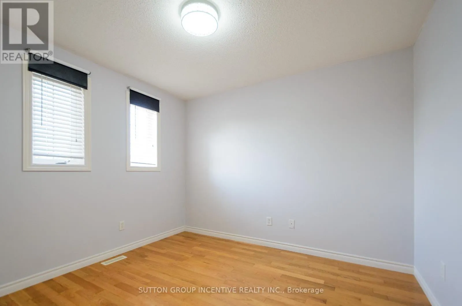 5 BROWN WOOD DRIVE
