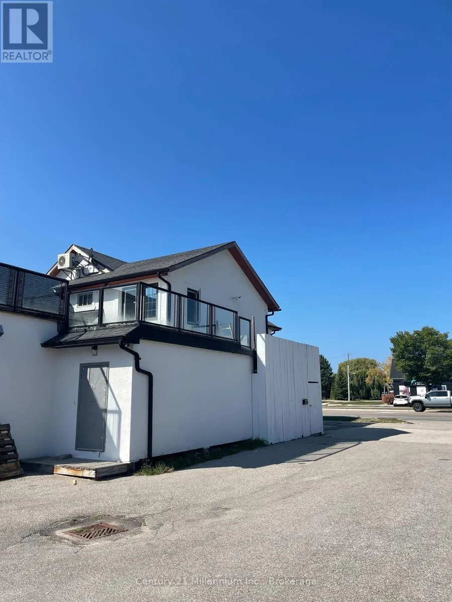 UPPER UNIT - 510 FIRST STREET, #upper unit