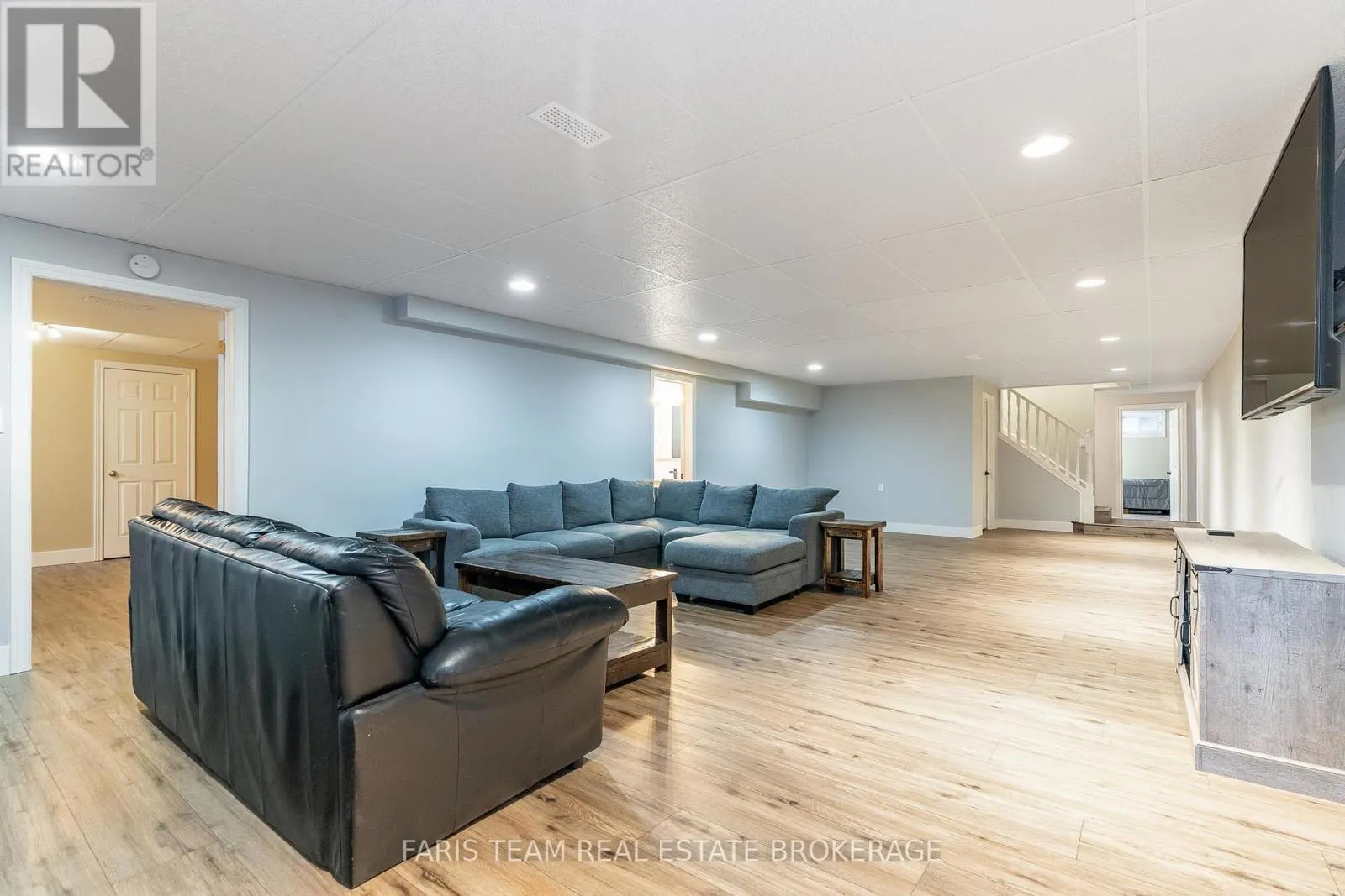 3563 TIMBERLINE AVENUE