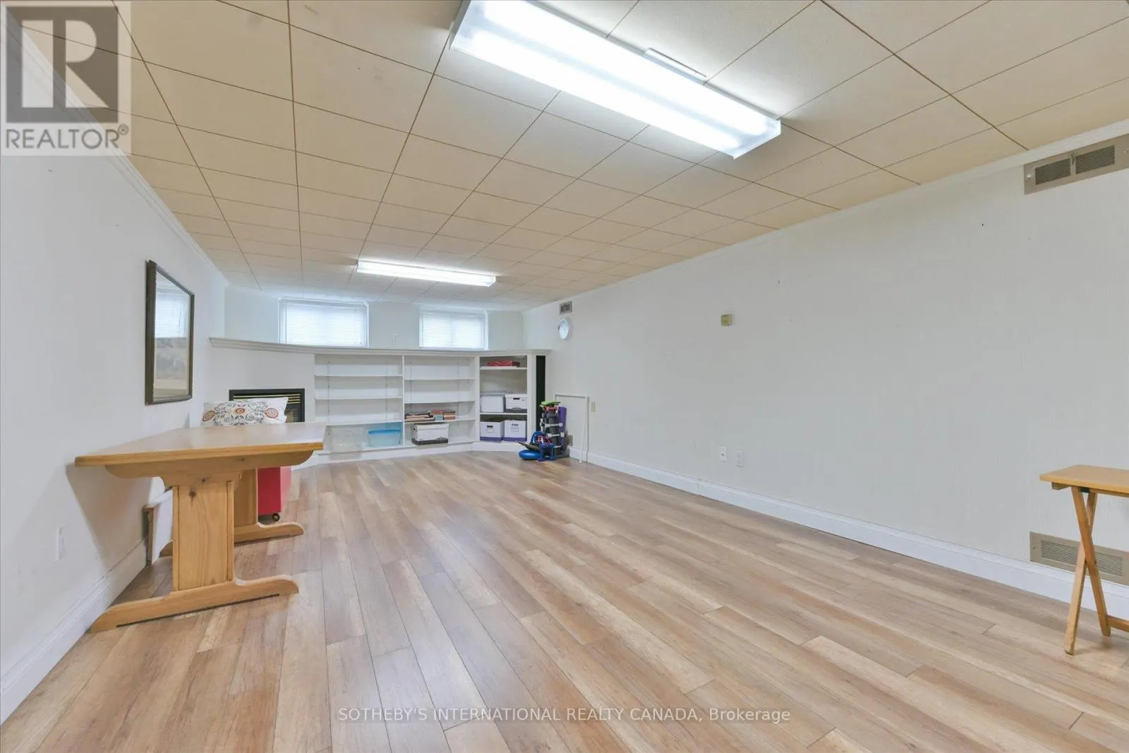 8 ALEDA STREET