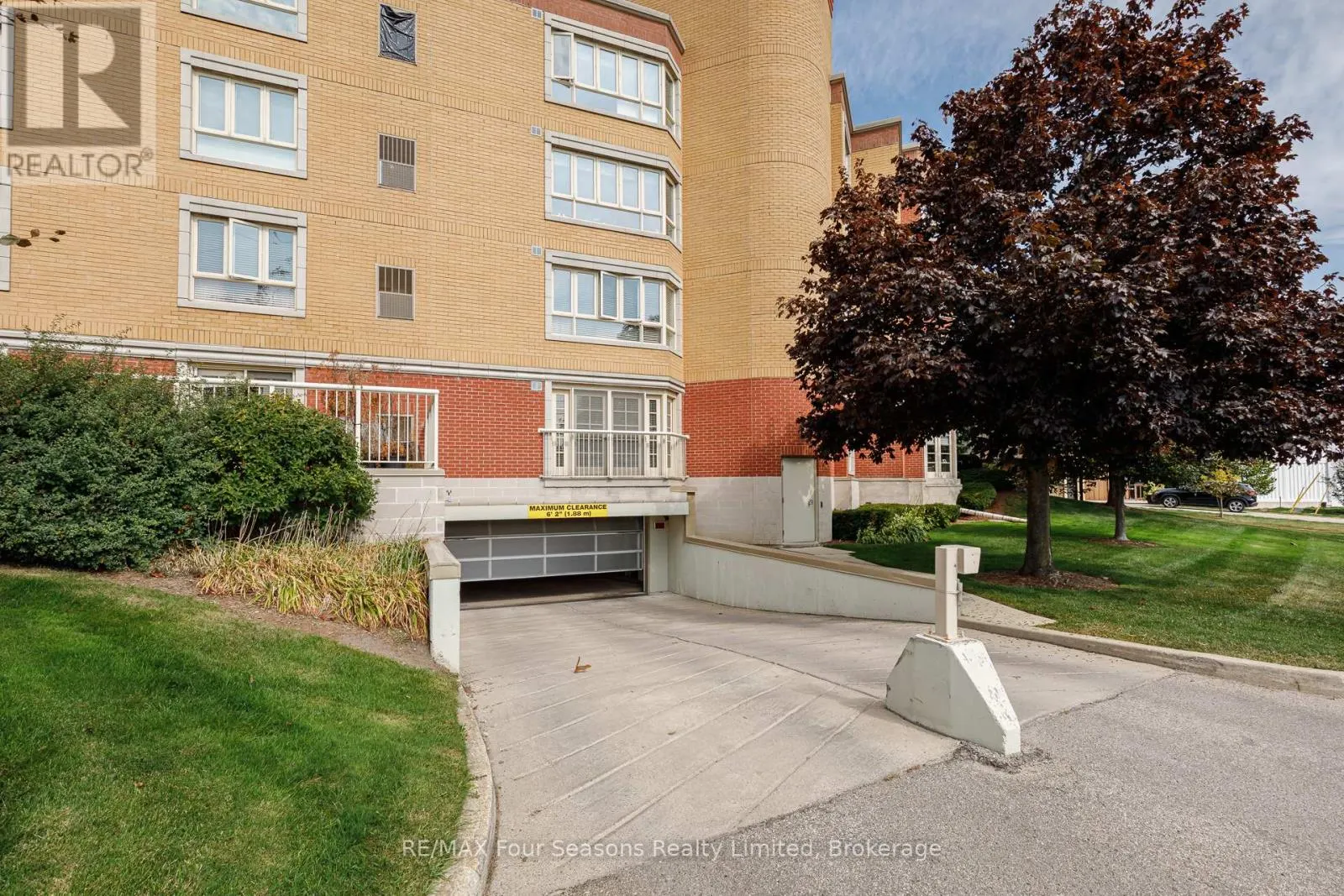 310 - 16 RAGLAN STREET, #310