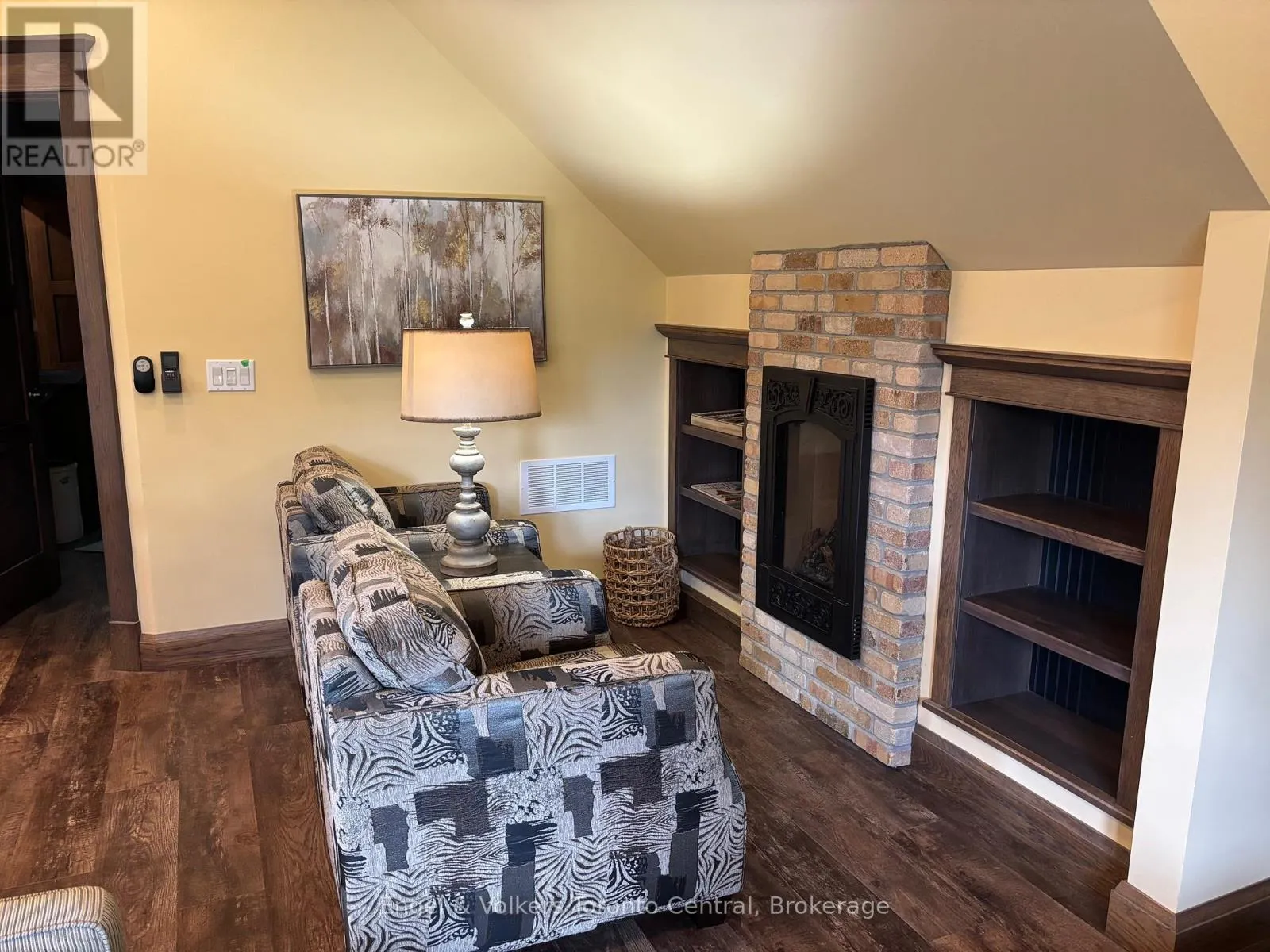 8120 POPLAR SIDE ROAD