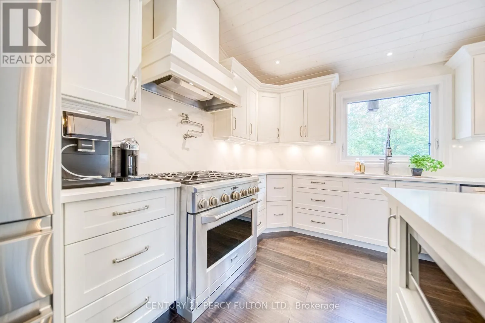 13 HICKORY LANE