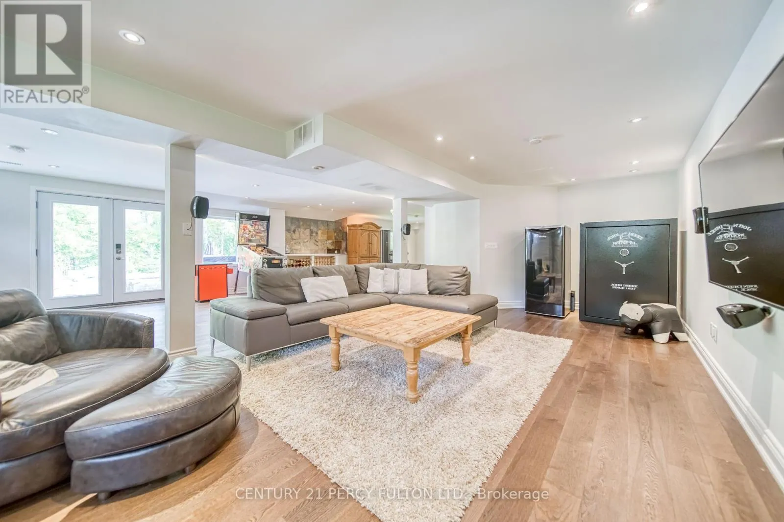13 HICKORY LANE