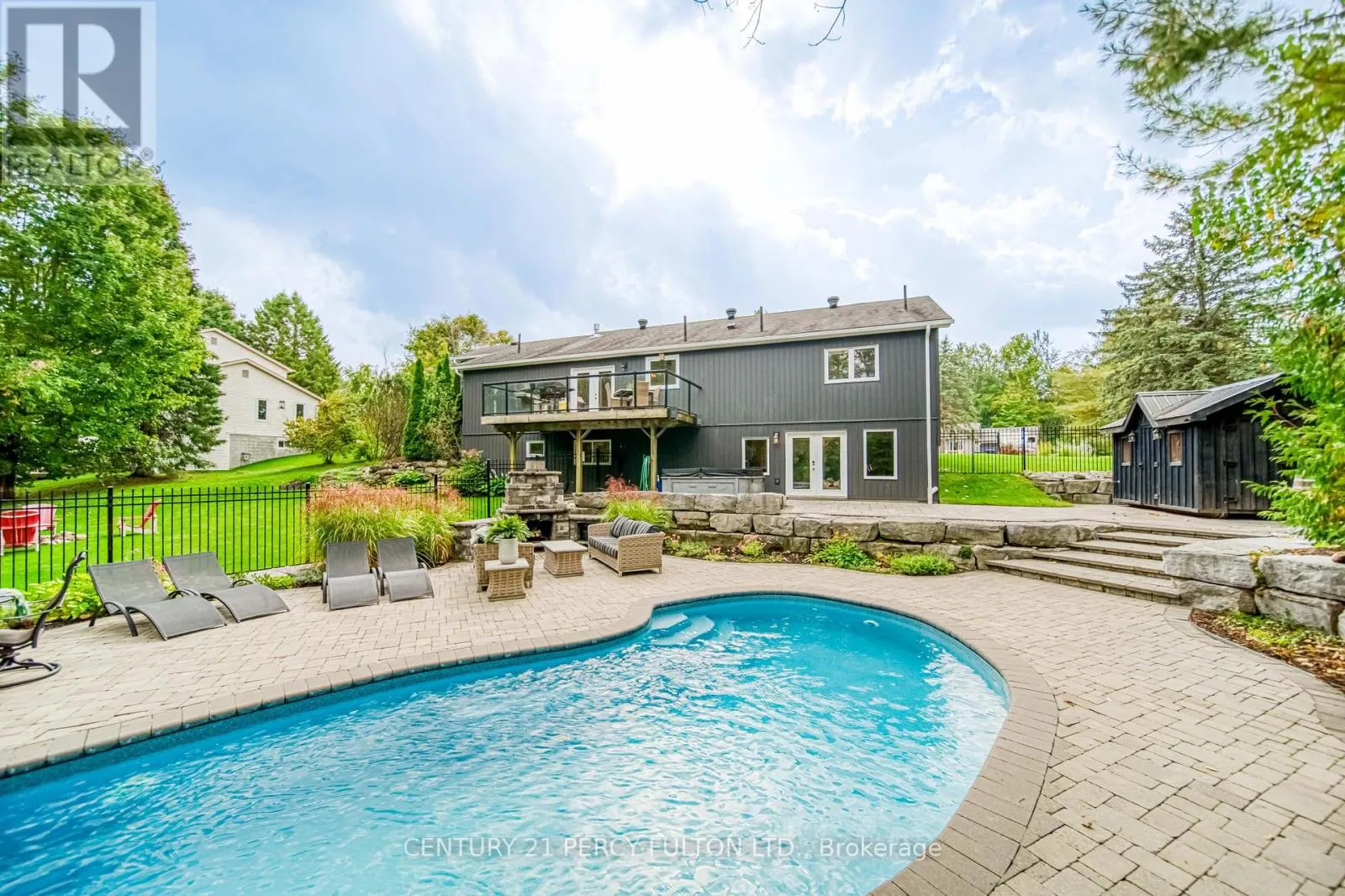 13 HICKORY LANE