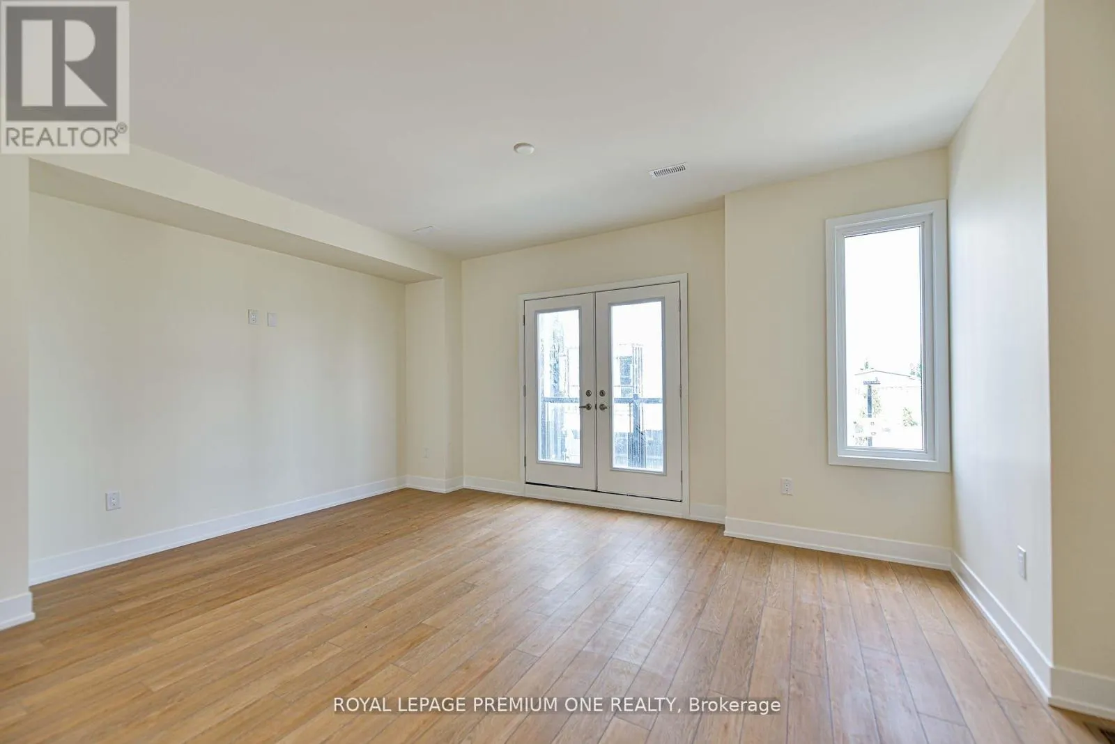 12 MARINER'S PIER WAY