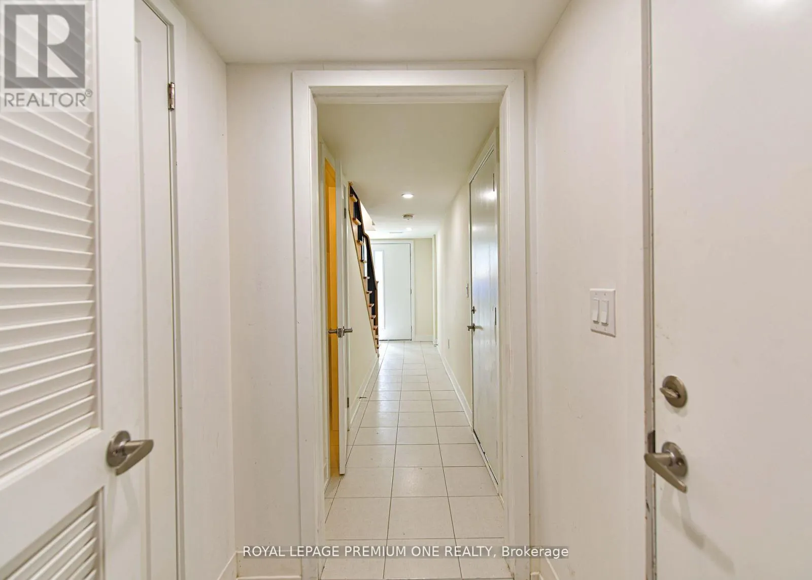 12 MARINER'S PIER WAY