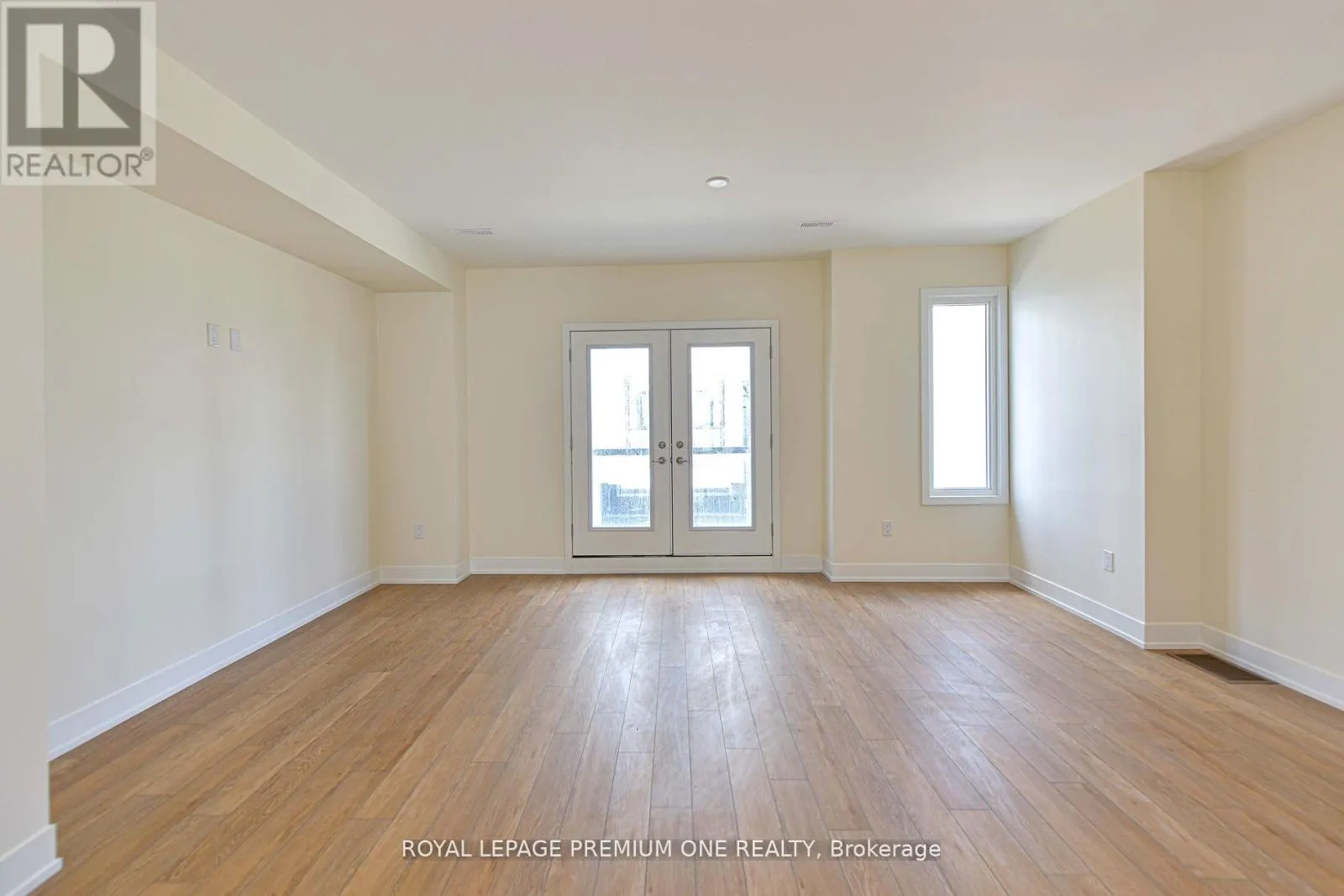 12 MARINER'S PIER WAY