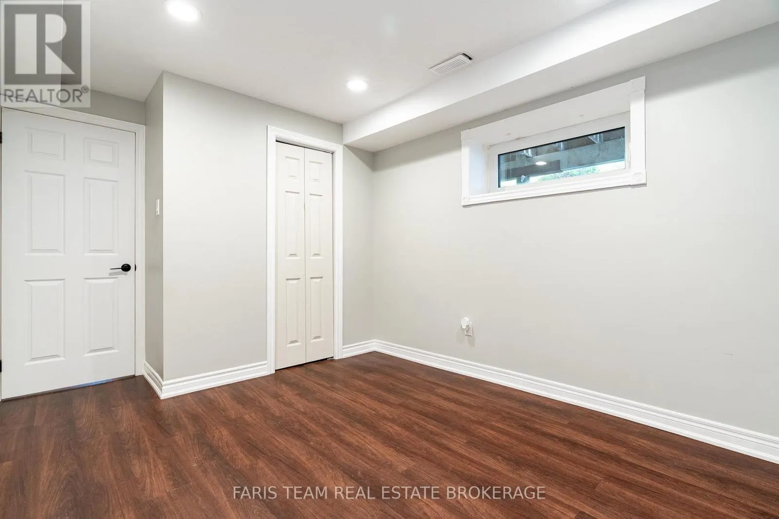 104 KNOX ROAD E