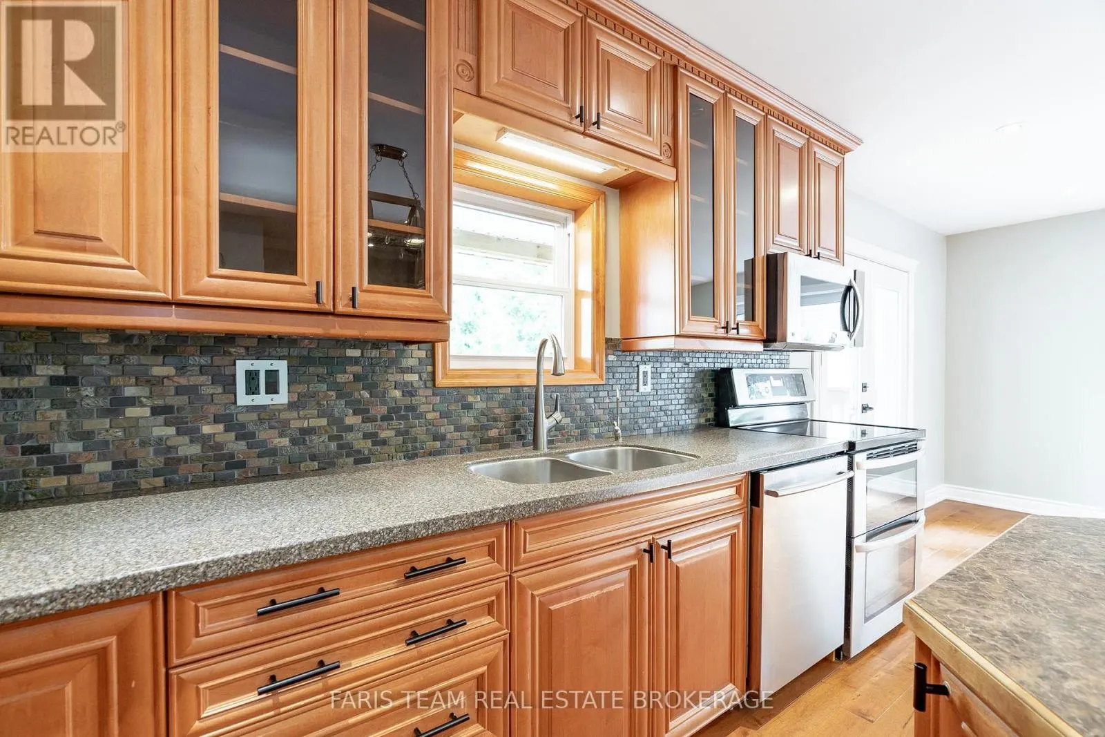 104 KNOX ROAD E