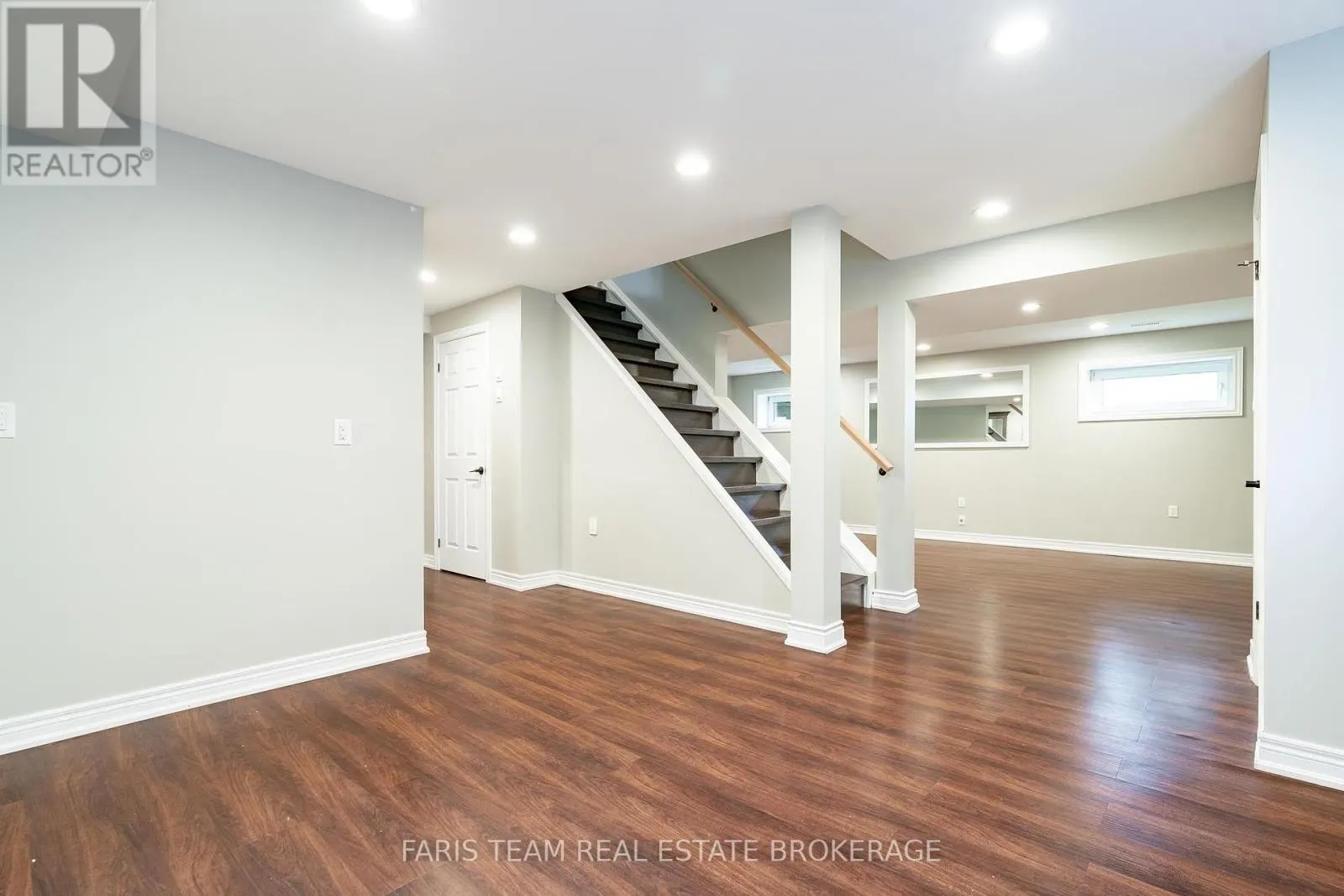 104 KNOX ROAD E