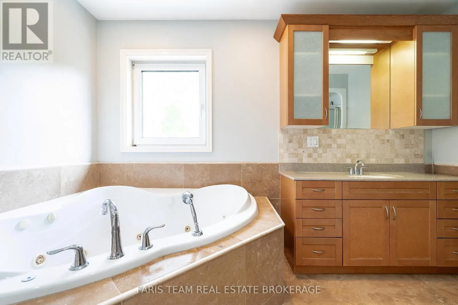 104 KNOX ROAD E