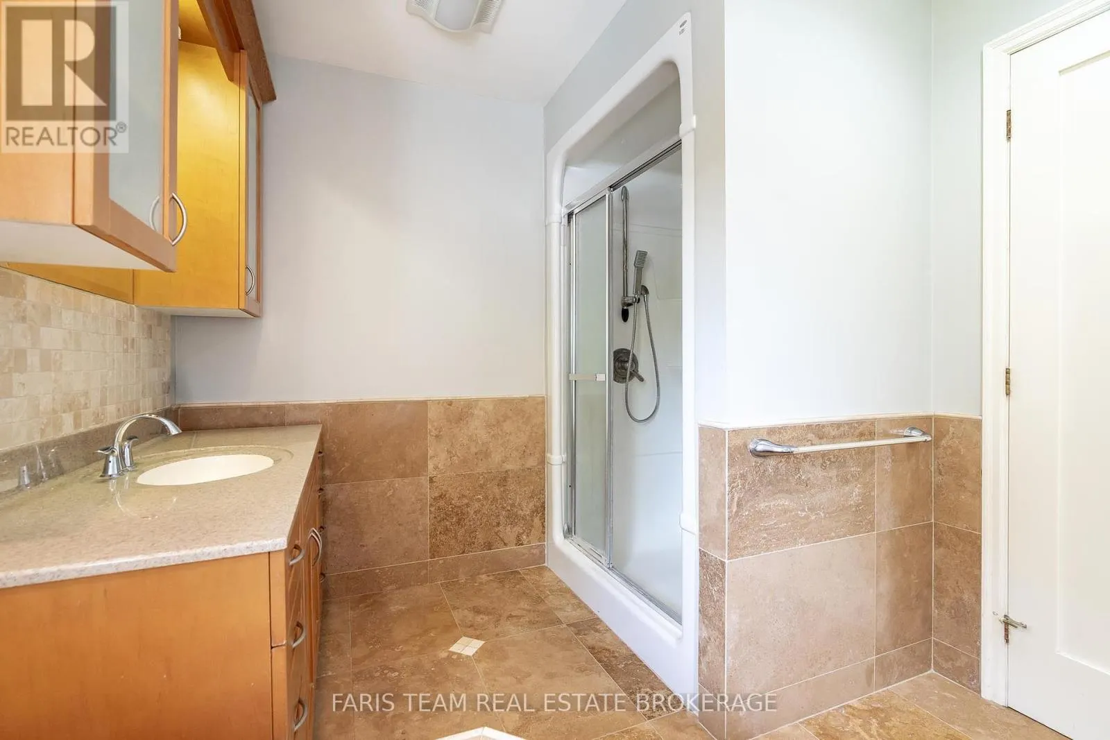 104 KNOX ROAD E