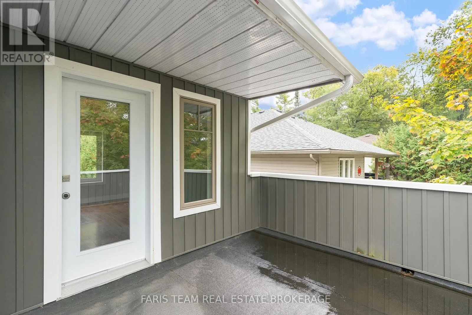 104 KNOX ROAD E