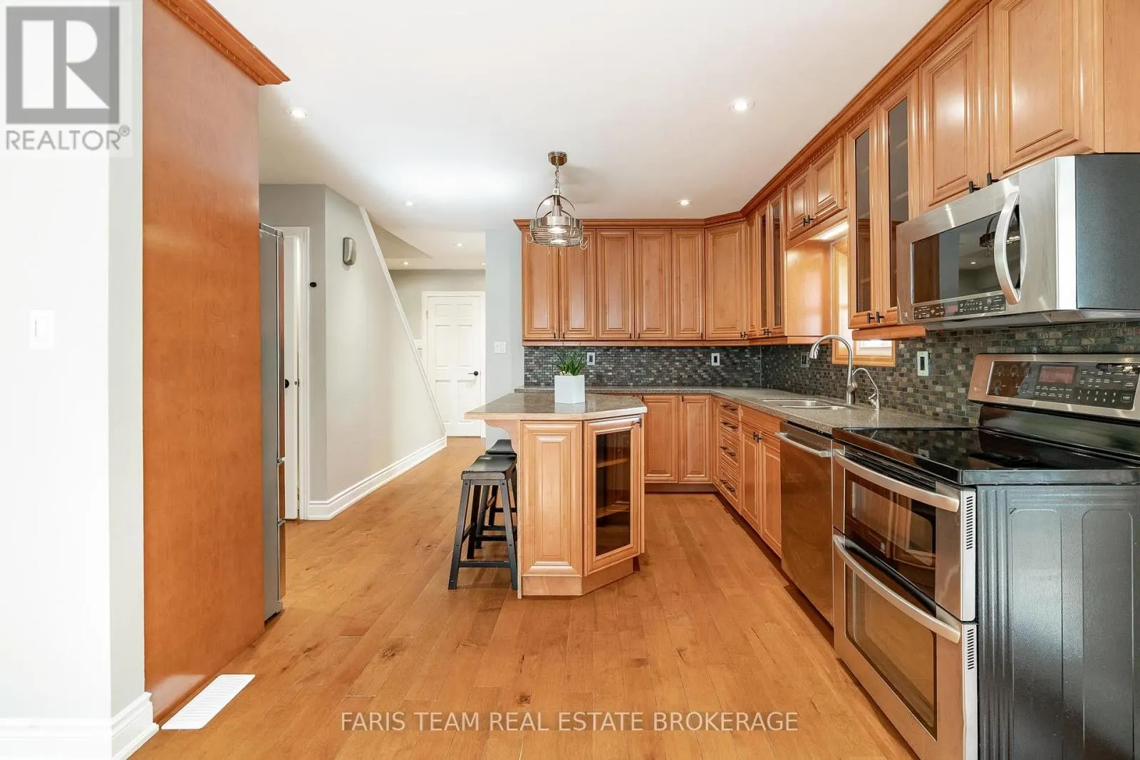 104 KNOX ROAD E