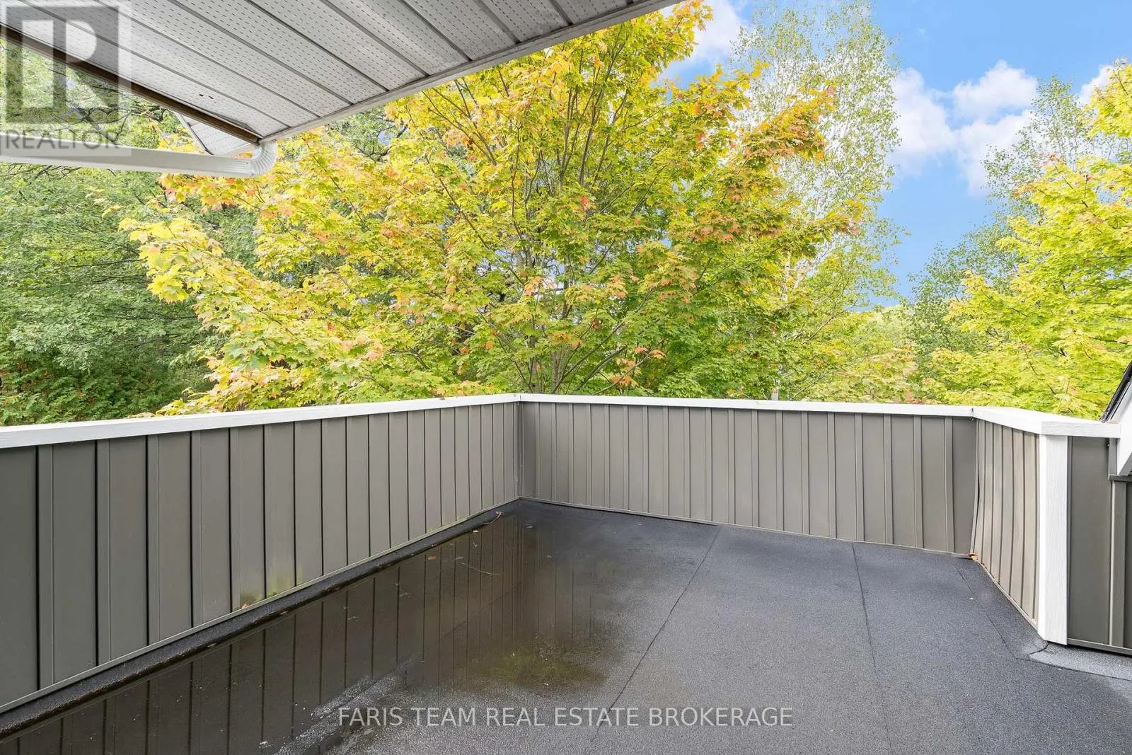 104 KNOX ROAD E