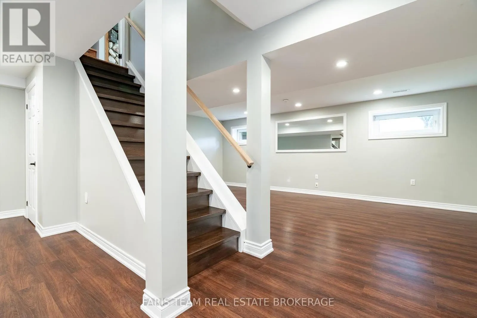 104 KNOX ROAD E