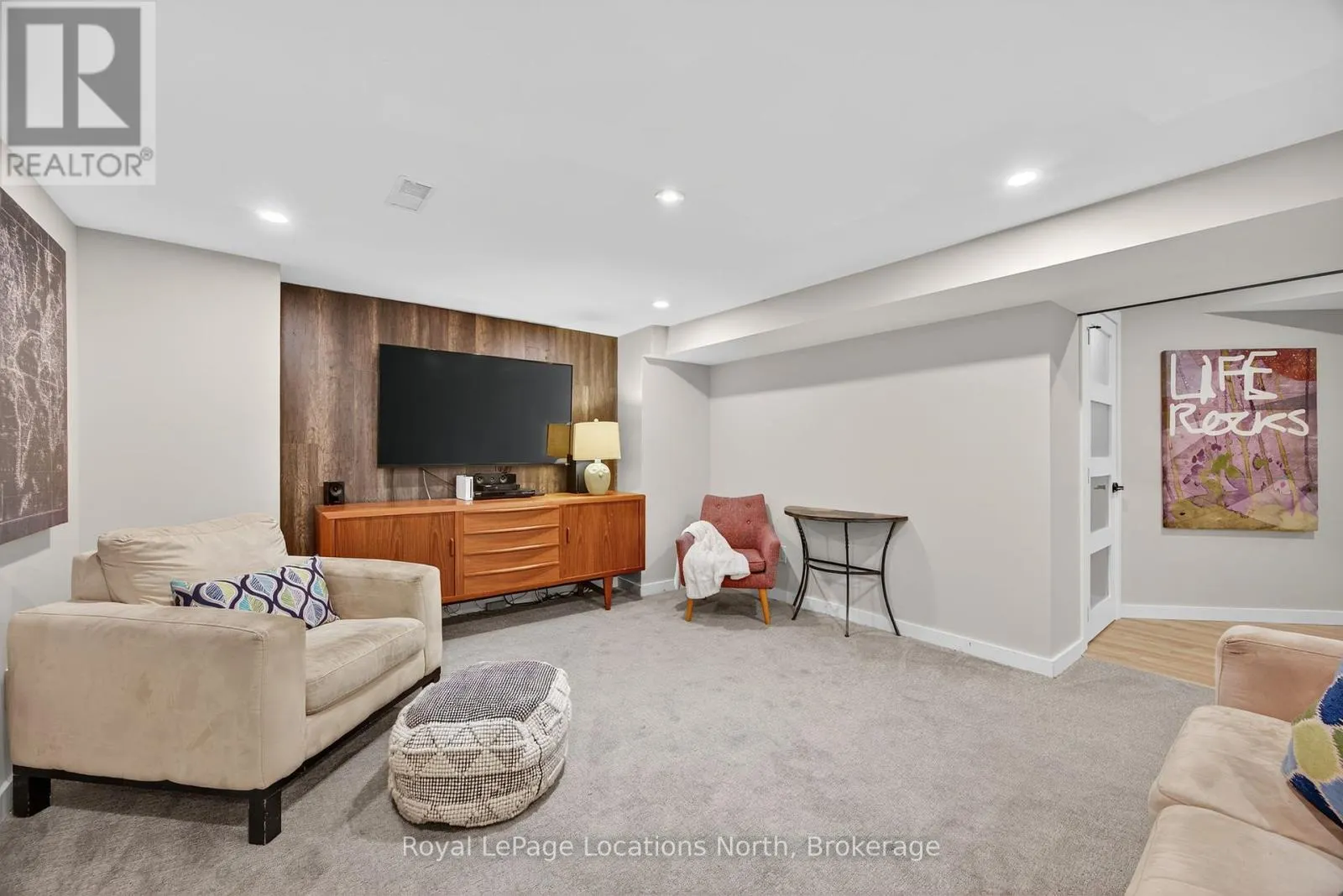 8 BURNSIDE COURT