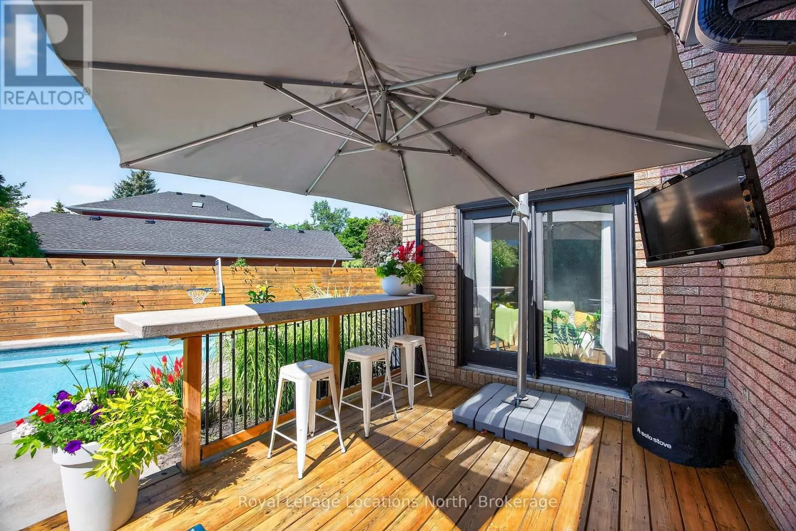 8 BURNSIDE COURT