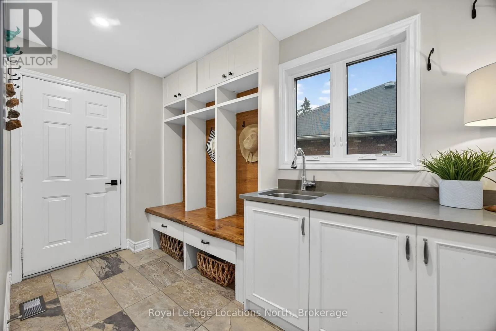 8 BURNSIDE COURT