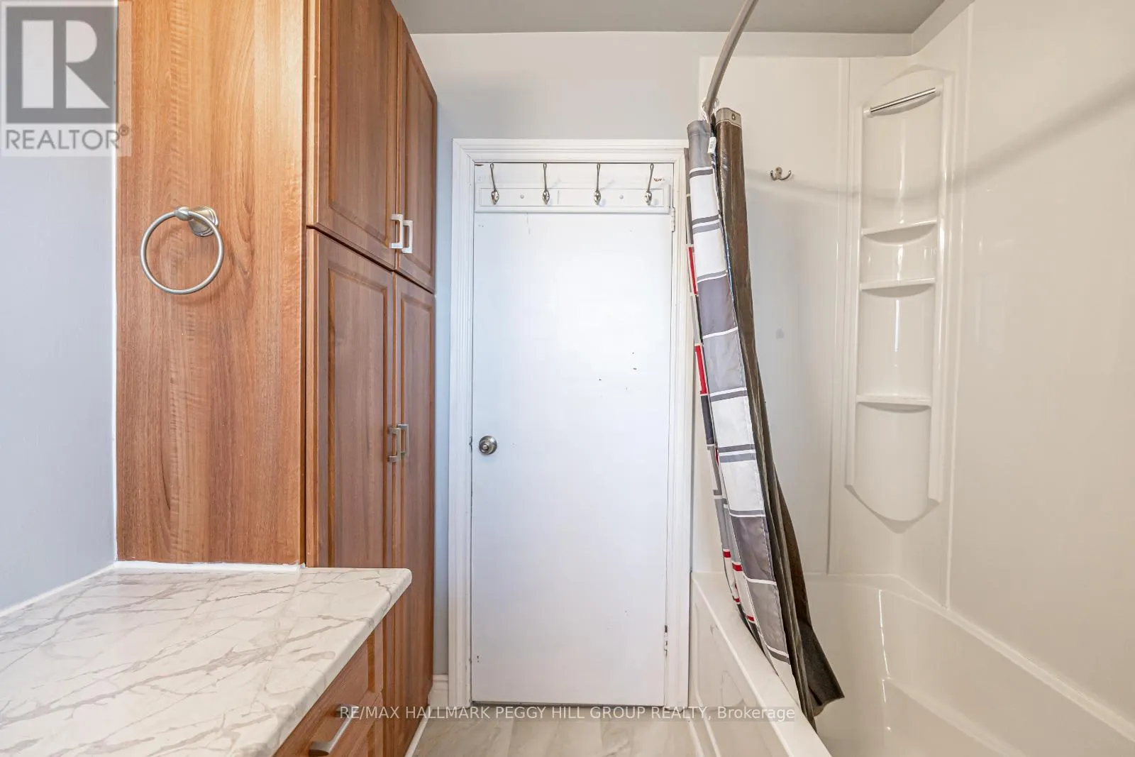 UPPER - 57 POYNTZ STREET