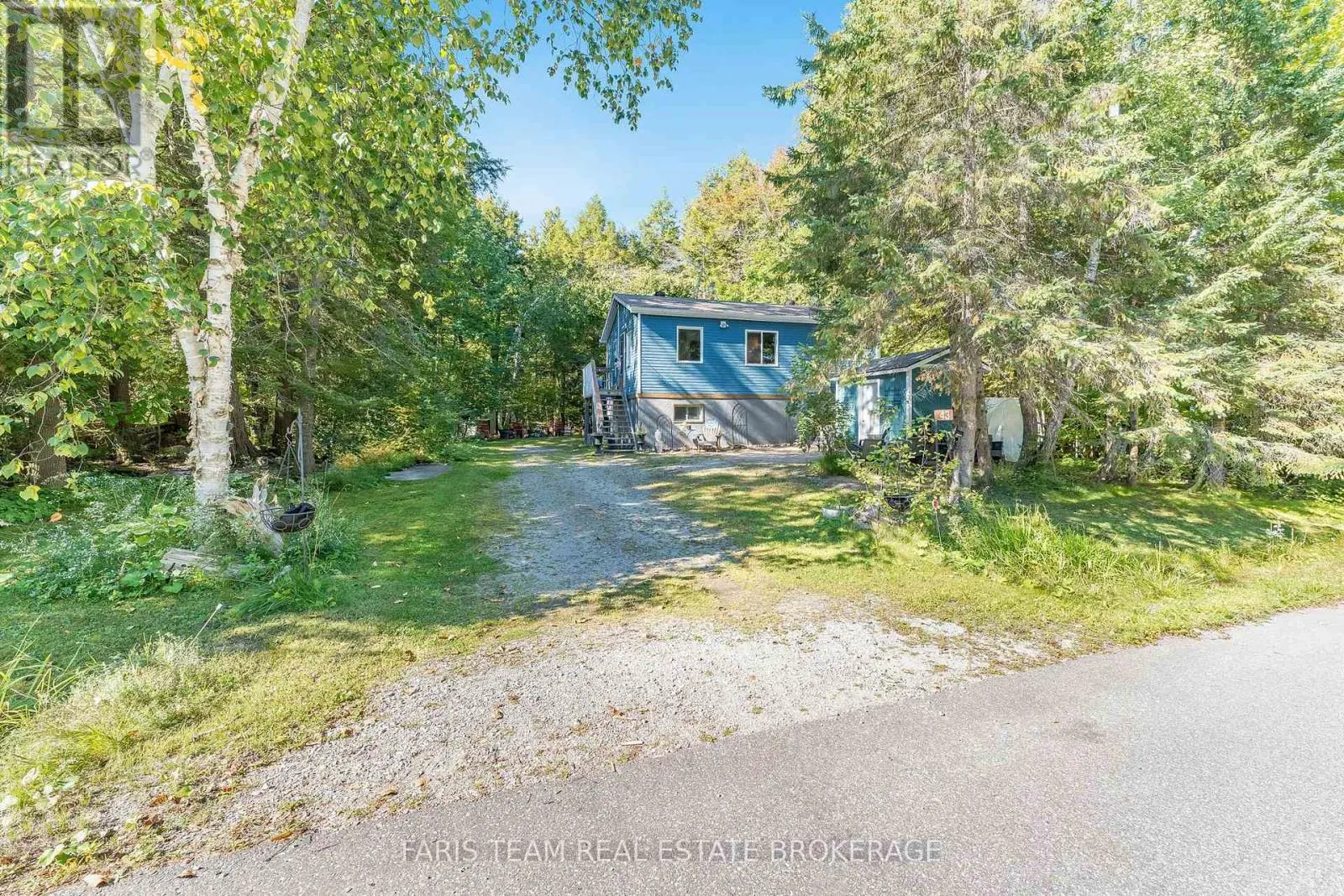 43 MANITOU CRESCENT