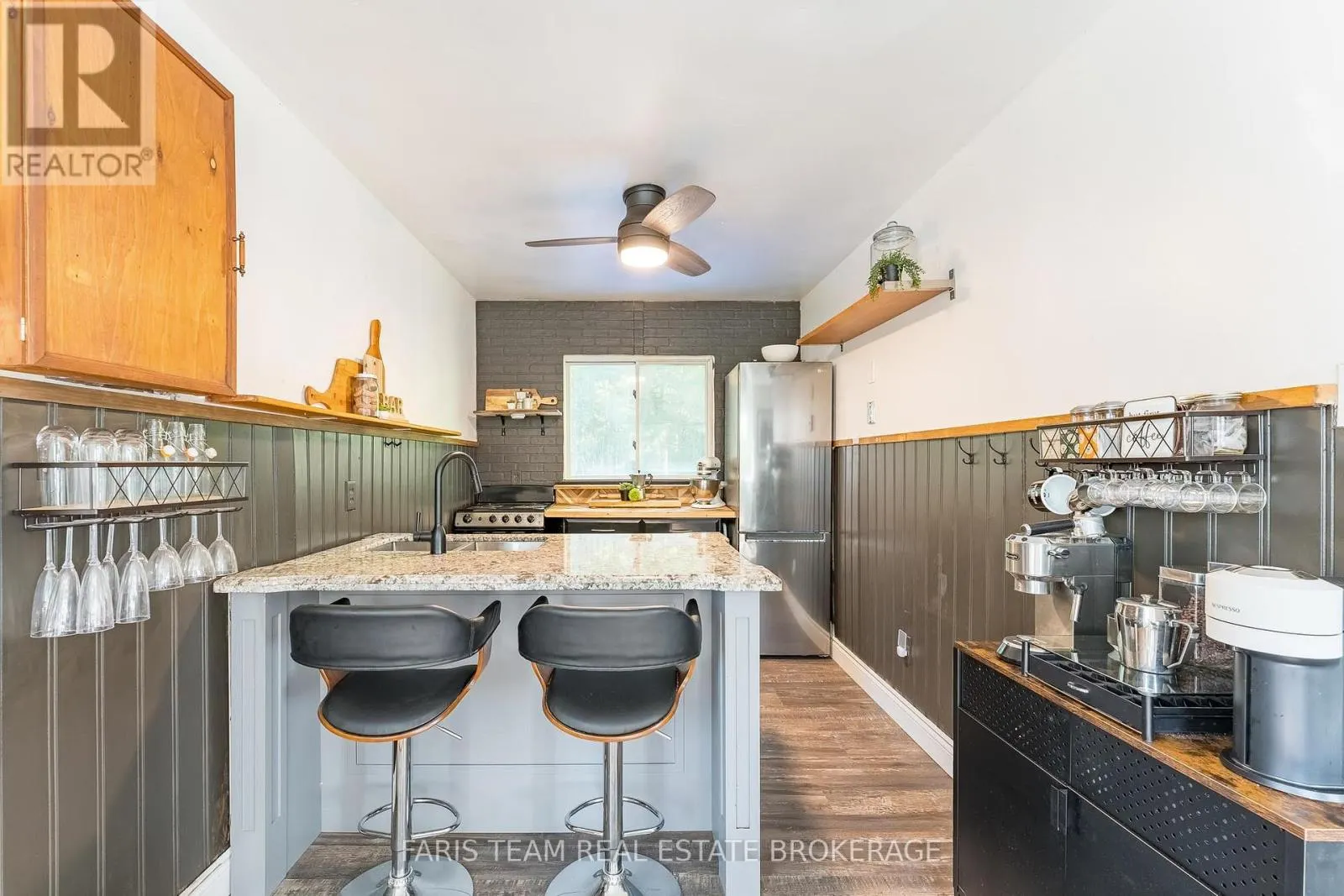 43 MANITOU CRESCENT