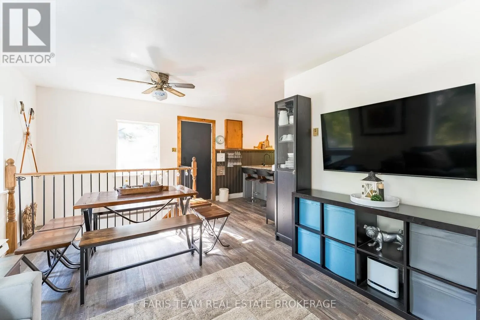 43 MANITOU CRESCENT
