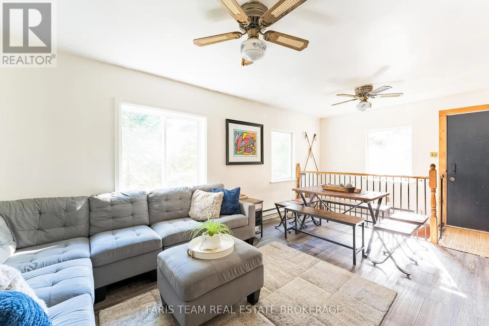 43 MANITOU CRESCENT