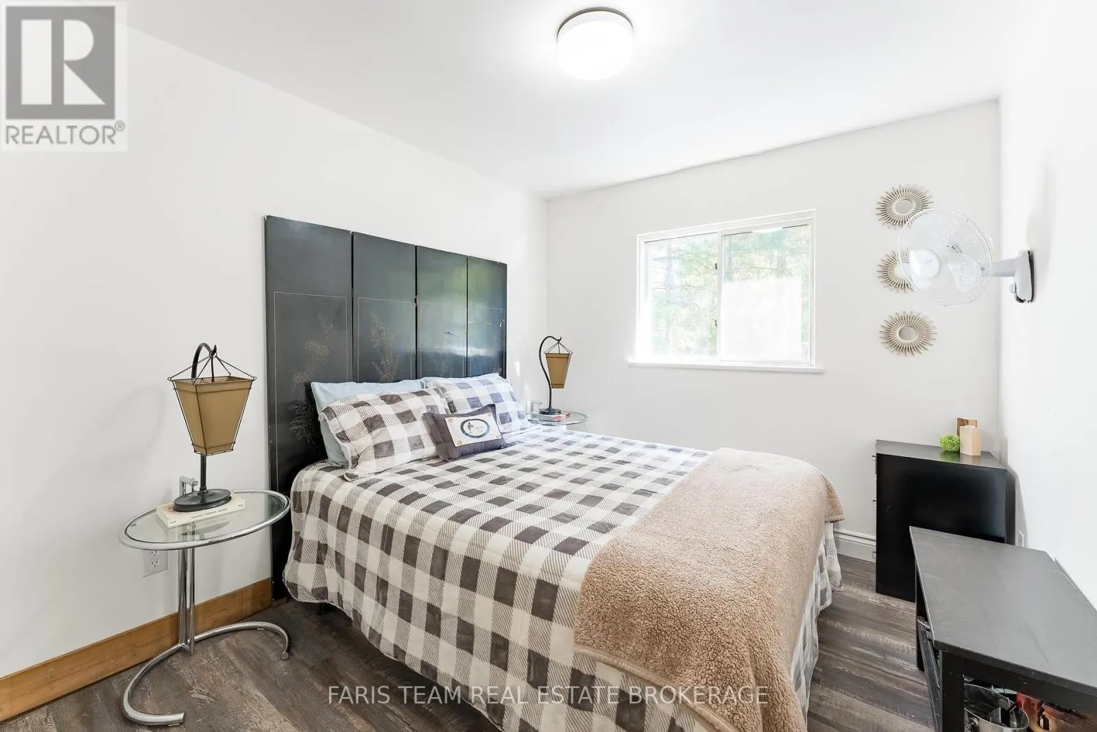 43 MANITOU CRESCENT