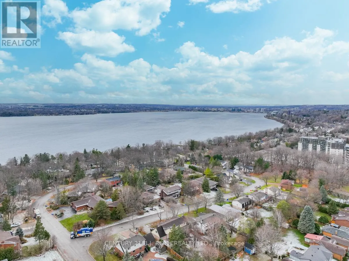 43 SHOREVIEW DRIVE