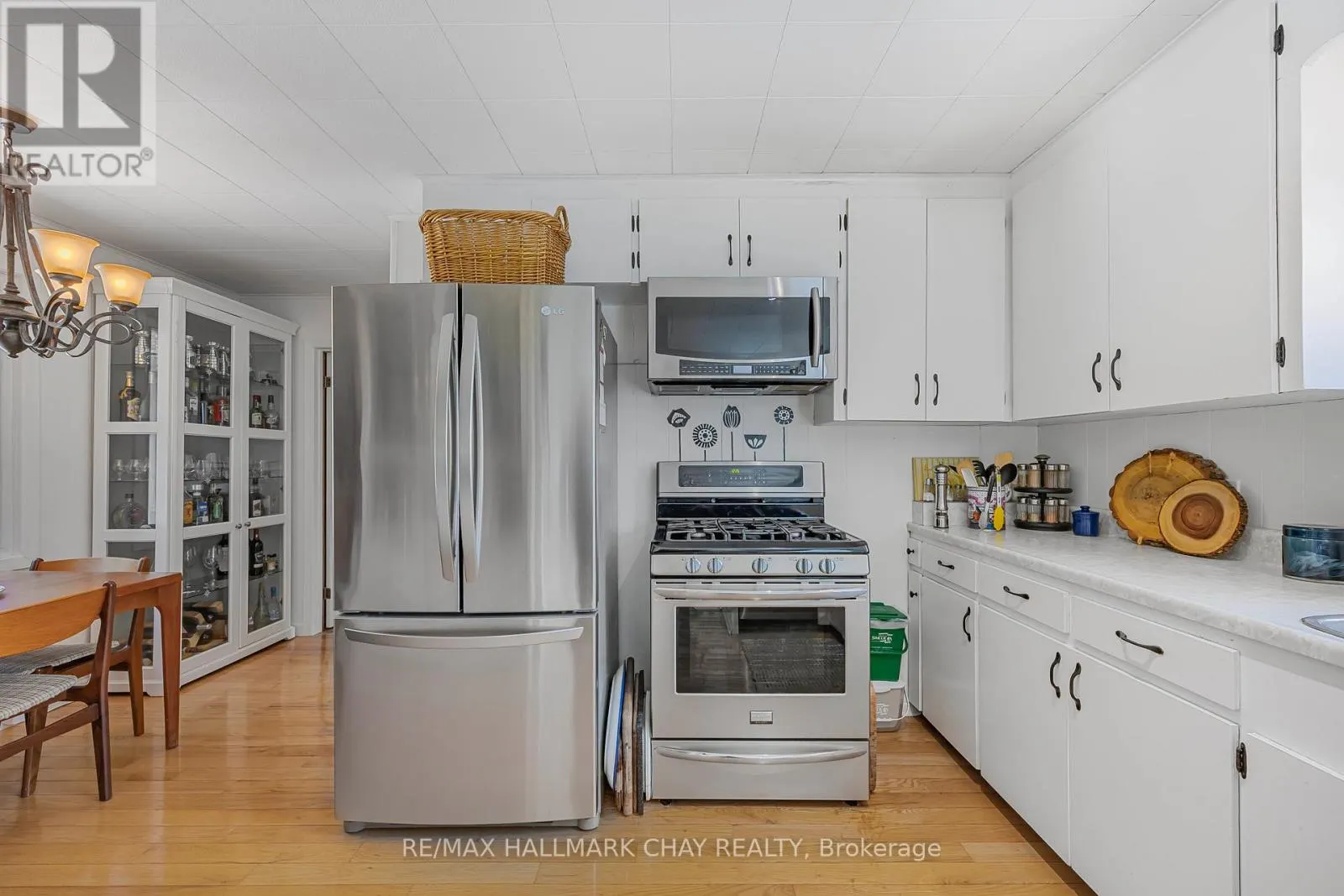 1125 WOODLAND DRIVE