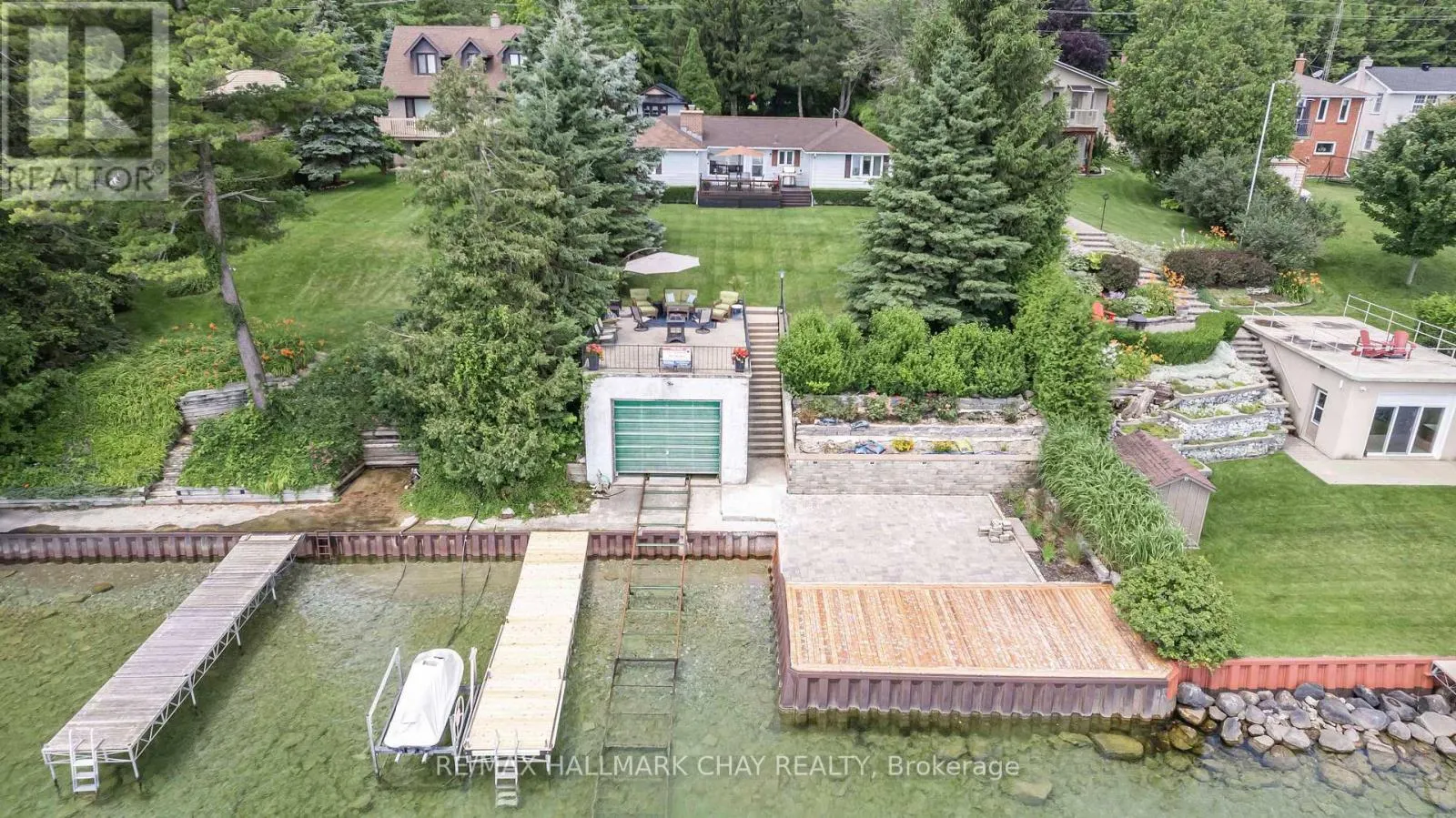 1125 WOODLAND DRIVE