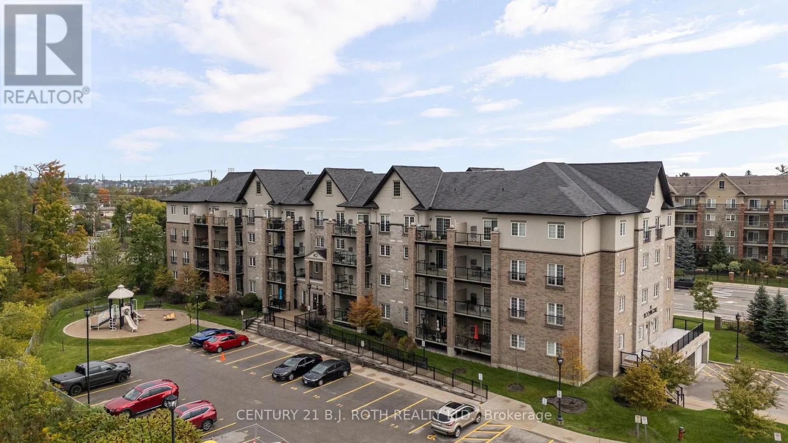 204 - 40 FERNDALE DRIVE S